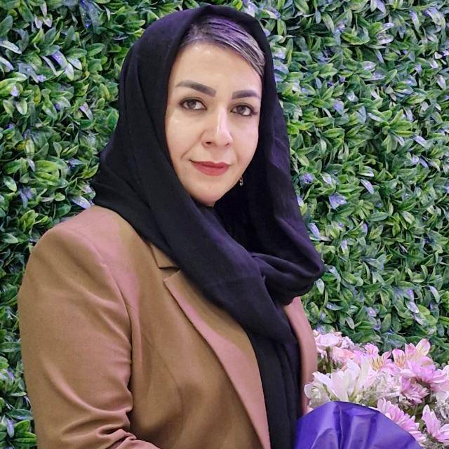 تصویر گلابتون دولتخواه